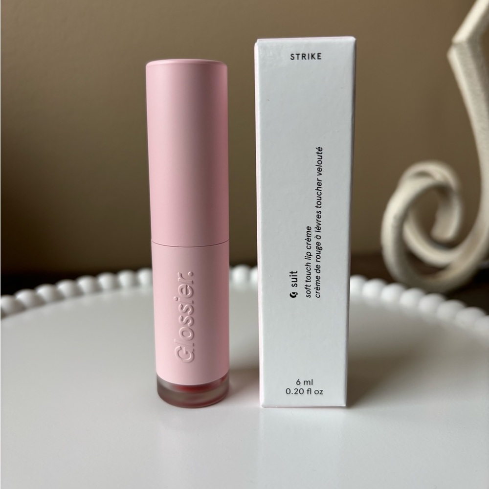 Glossier G Suit Soft Touch Lip Crème